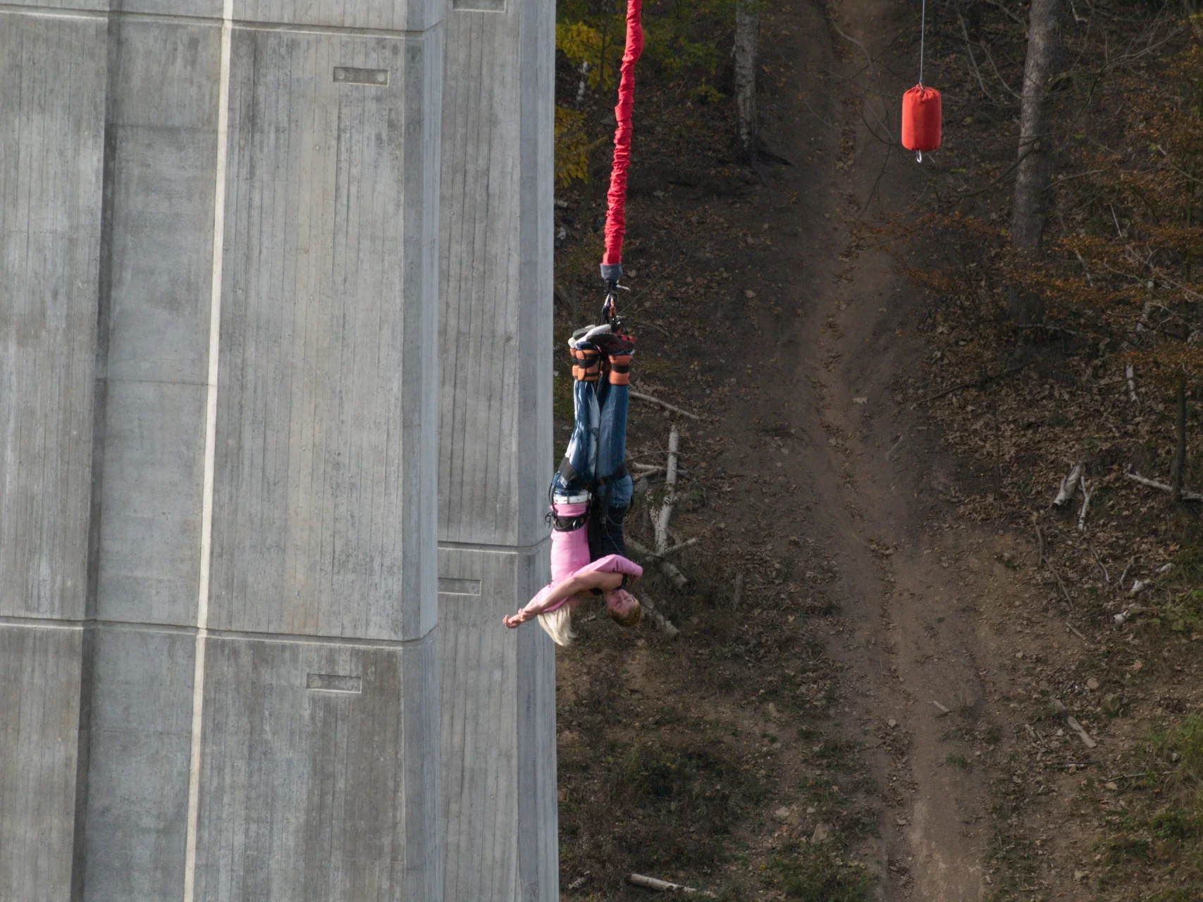 Bungee jumping v tandemu