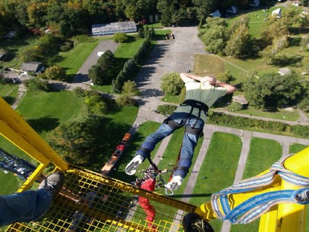 Bungee jumping z jeřábu Praha