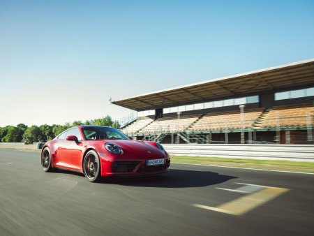 Jízda v Porsche na okruhu